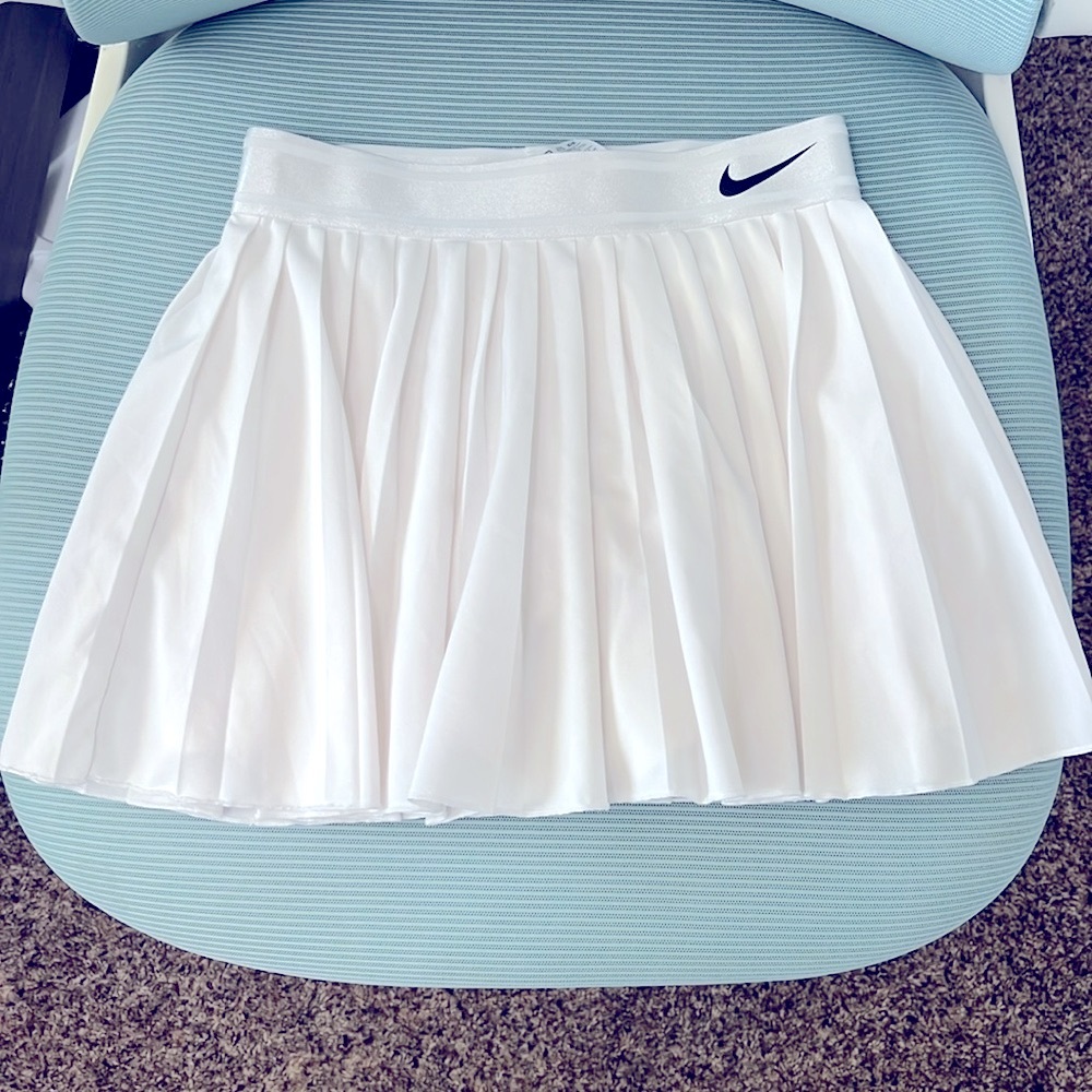 Nike Victory Tennis Skirt XS (rare white with silver band)